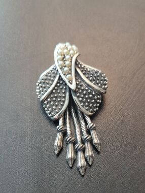 Tortolani Vintage 1930s Pewter and Glass Pearl Brooch